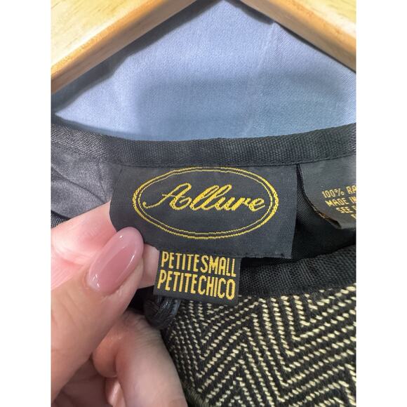 Allure Patch Print Jacket Women's Size petite small Black Animal Print Woven - Picture 2 of 4